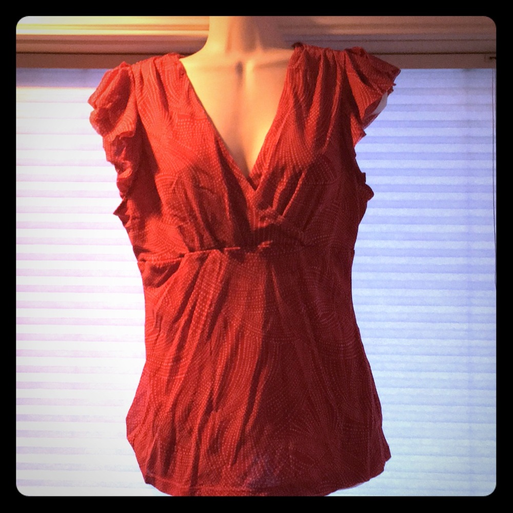 Red vneck flutter sleeve top with white dots sz L